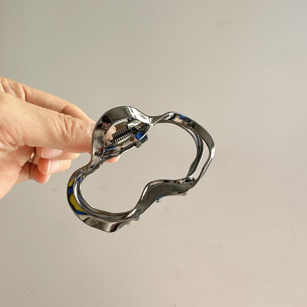 Large Metal Hair Claw Clip Fish Bone Irregular Hairpins Punk Style Silver Hair Claws Barrettes Women HairClips Hair Accessories