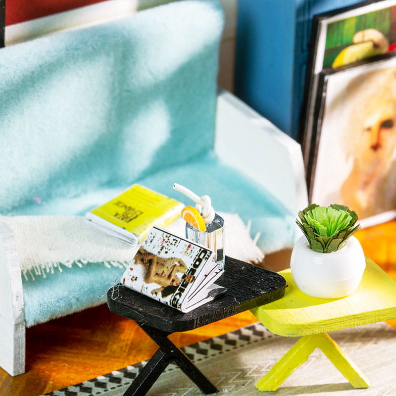 Miniature House - Frida' Salon
