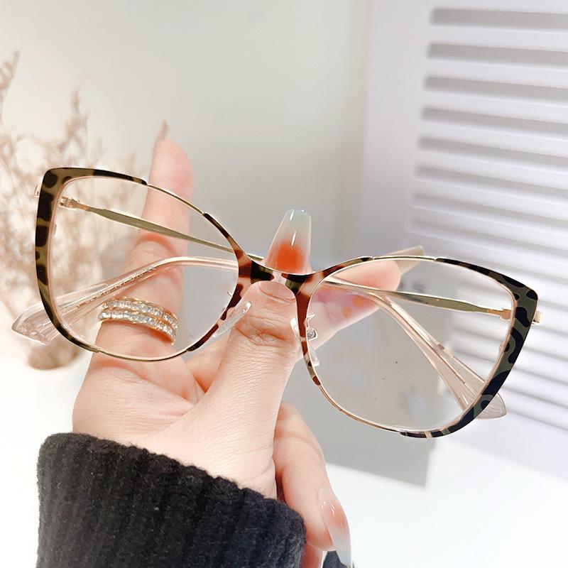 Color Changing Anti Blue Light Glasses, Fashionable Cat Eye Flat Light Glasses, Multi-color Versatile Metal Eyeglass Frame
