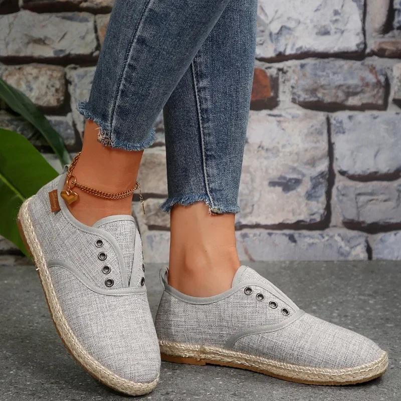 Large Size Ladies Shoes On Sale 2024 Slip On Women's Flats Outdoor Casual Flats Women Round Toe Print Soft Bottom Shoes Female