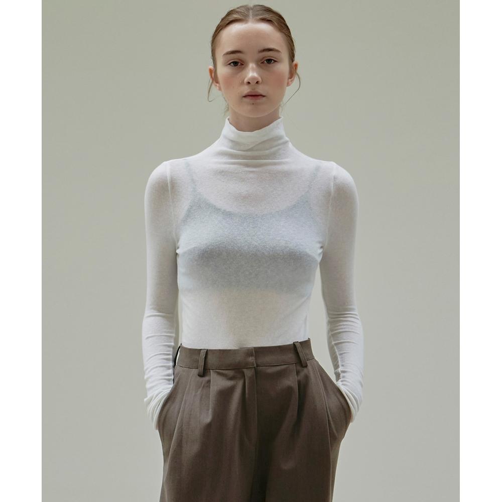 

NICKNICOLE TURTLENECK SLIM KNIT TOPIVORY