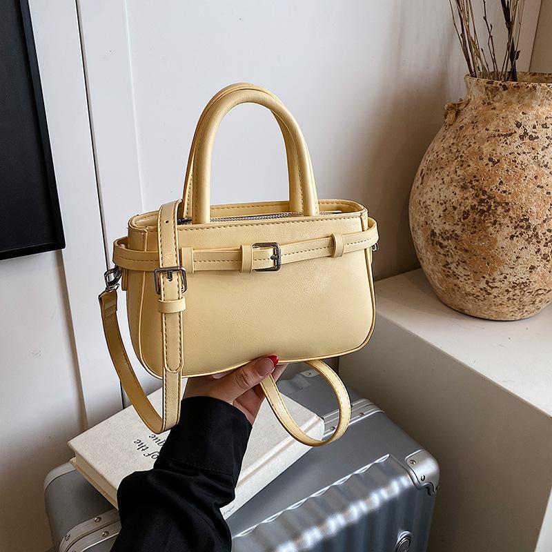 

Women s bags Women s 2025 summer new hot-selling niche handbags Simple and exquisite shoulder messenger bags Small square bags 20.5*8*13