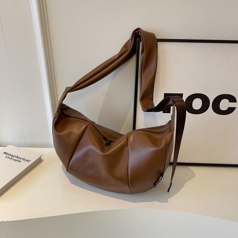 

Корейская версия сумка для поездок на работу женская 2025 новая текстурированная мягкая кожа на плечо подмышку модная универсальная сумка-тоут через плечо one size fits all коричневый