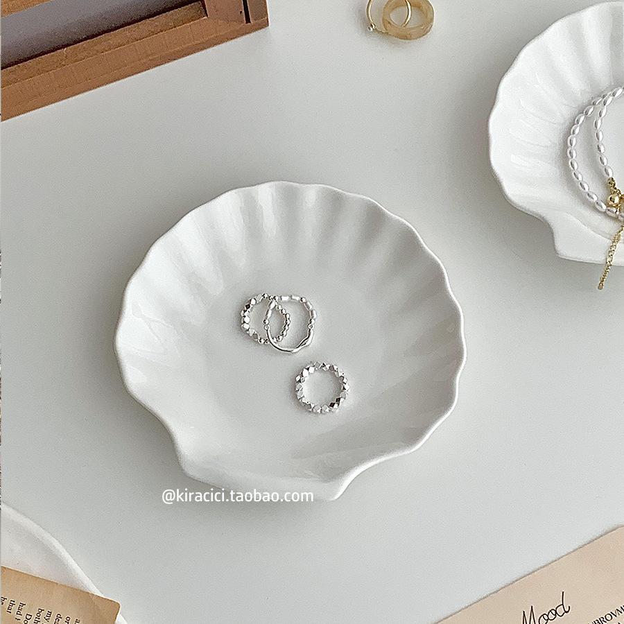 Weiße Keramik Muschelschale: Schlüsselhalter, Schmuckständer, Kerzenständer und Dekoration.