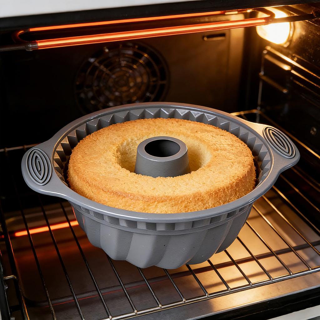 9.5 Inch Silicone Cake Pans, Non-stick Fluted Cake Pan With Sturdy Handle, Cake Baking Molds, Perfect Bakeware For Cake, Gelatin, Bread, Gelatinas