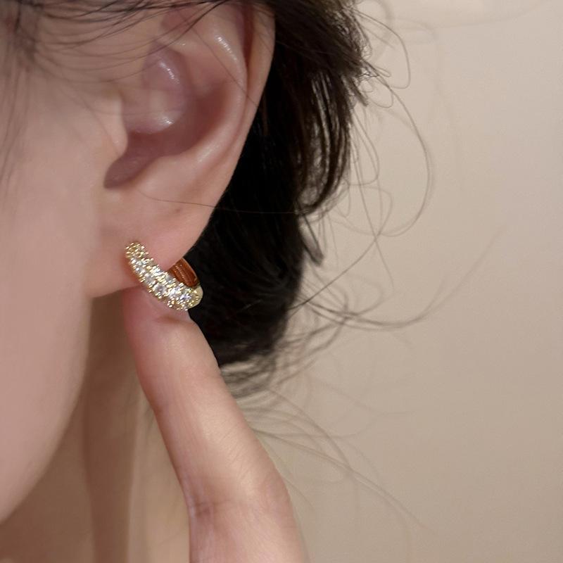 Light Luxury Exquisite Zirconia Full of Diamonds Circle Earrings Female Light Luxury Senior Sense Temperament Earrings Retro Fashion Casual Earrings