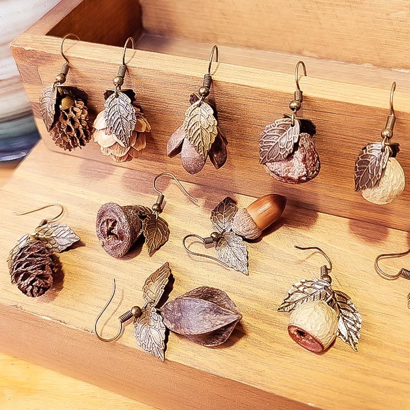 

Сосновая шишка Креативные деревянные бусины Ретро ювелирные изделия ручной работы Подарочные аксессуары