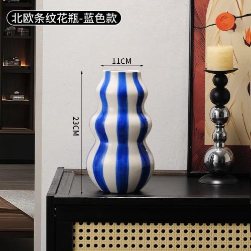European Ceramic Vertical Striped Vase Water-based Flower Arrangement Container Striped Floral Vase for Room and Dining Table