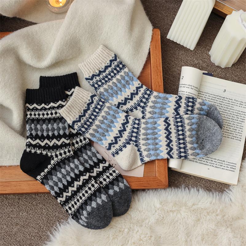 2024 Socks Medium Tube Thickened Retro Wind Wave Socks Average Size
