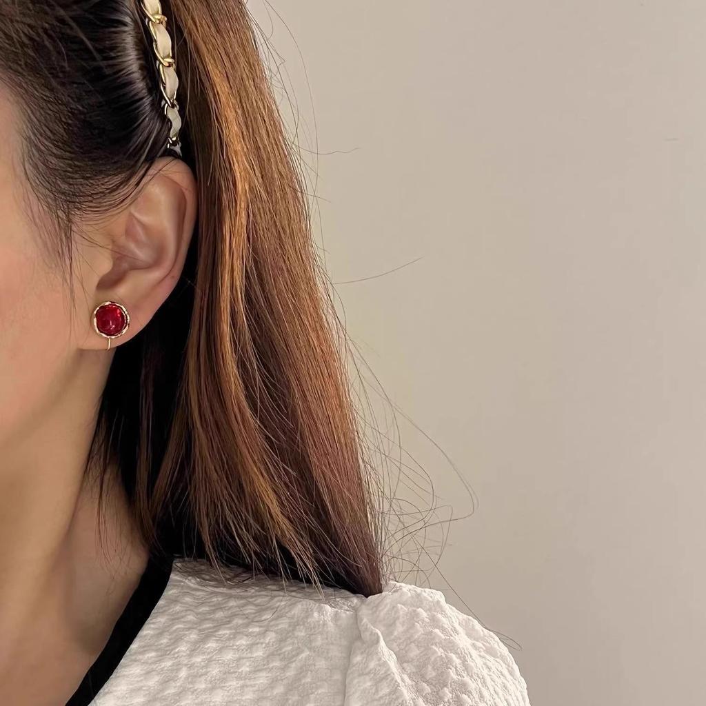 "Berry" ~ Brightening Wine Red Retro Temperament No-Piercing French Earrings for Women