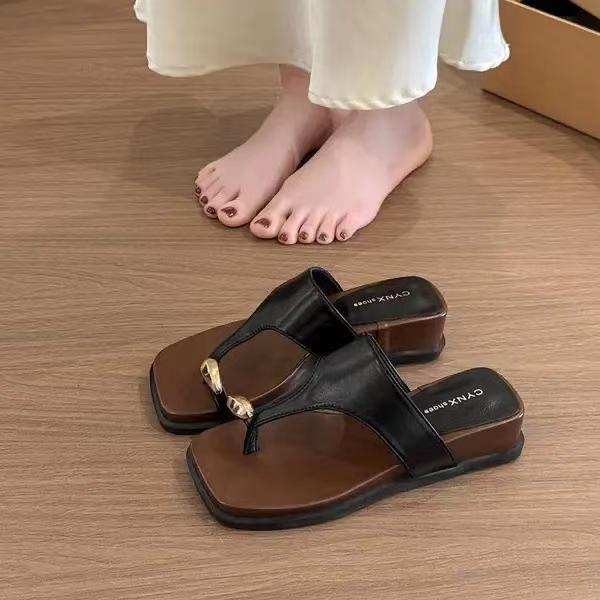 Premium slope heel thick bottom flip-flops summer wear new French beautiful set of cool toe slippers
