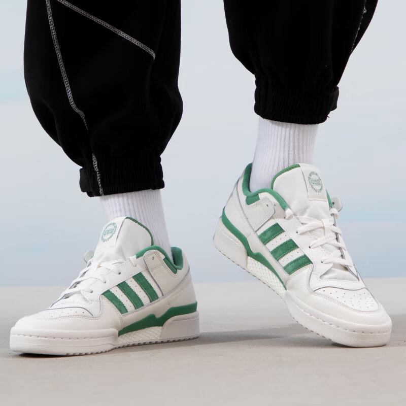 adidas Men's All-Season Low-Top Sneakers IG3778