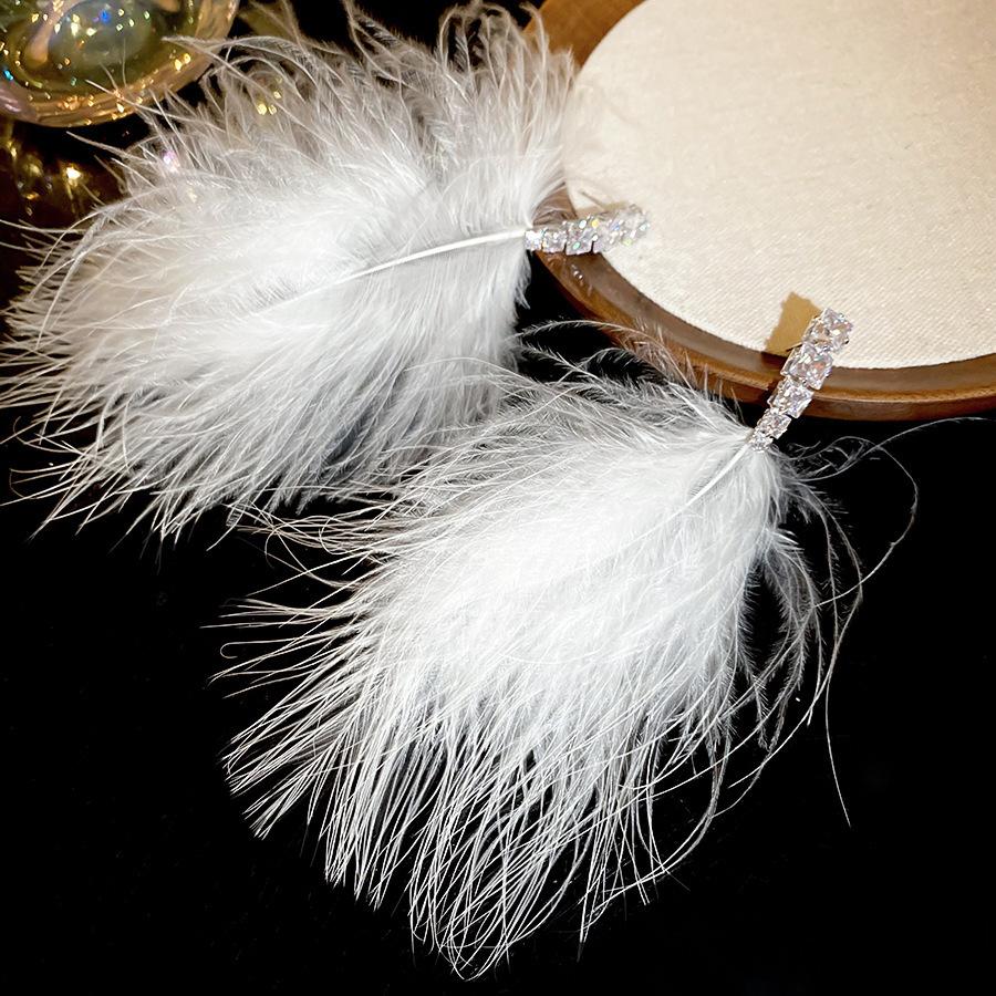 Orecchini a Frange di Piume con Diamanti Colorati Lusso Leggero Borchie di Alta Gamma Orecchini di Nicchia Retrò Autunno e Inverno Donna