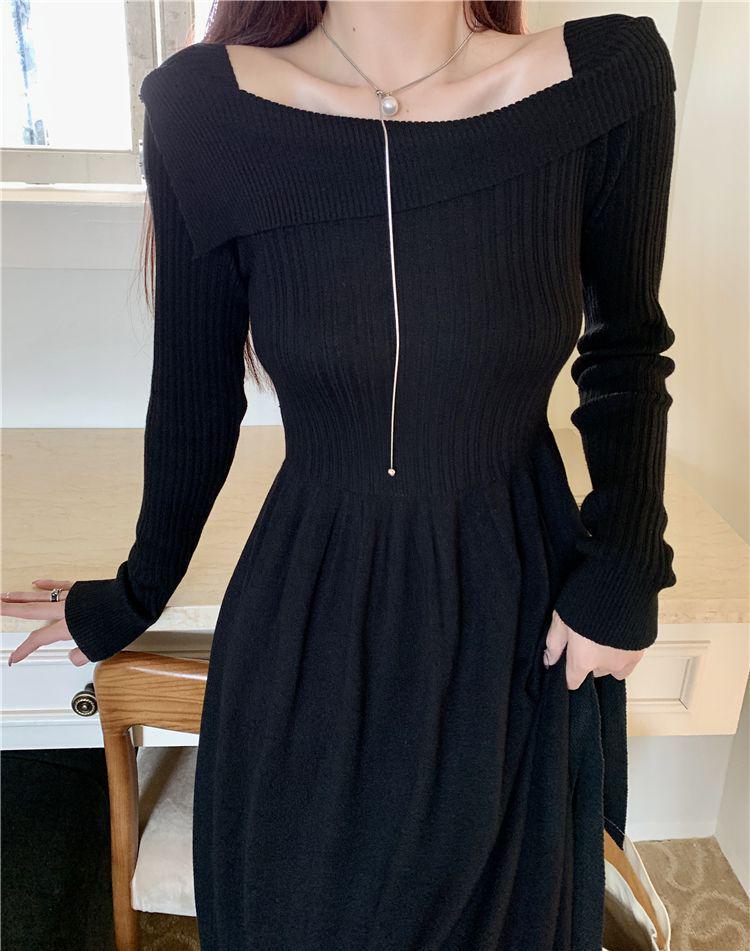 Damen Französisches Ein-Schulter Langarm Strickpulloverkleid, Schlankmachender Herbst/Winter Stil