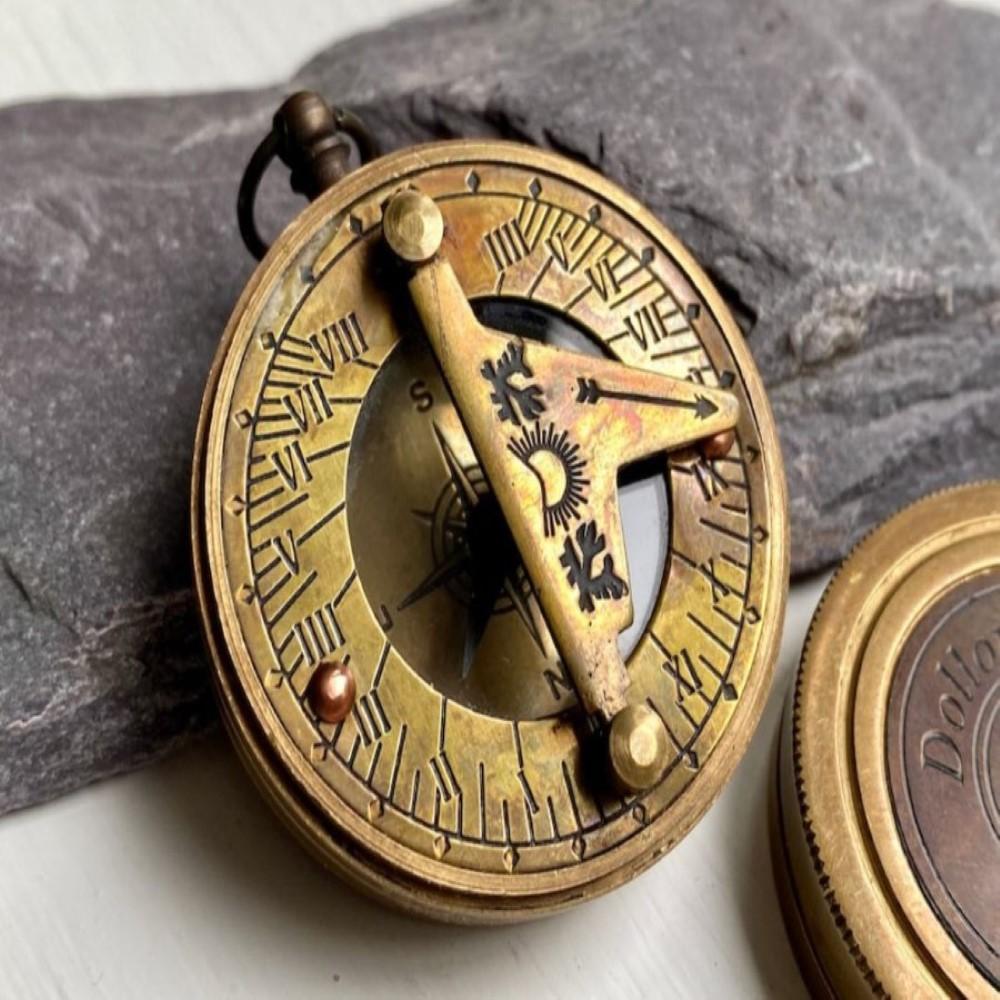 Vintage Brass Pocket Compass with Sundial – Handmade Steampunk Design, 5 Cm Diameter