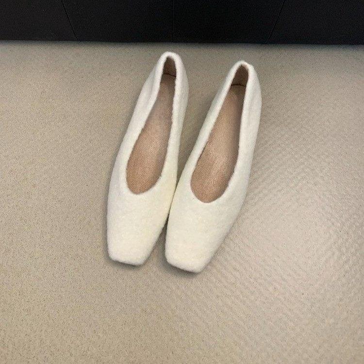 Temperament gentle shallow mouth thick heel Doudou shoes year French late evening wind square head Mary Jane shoes women