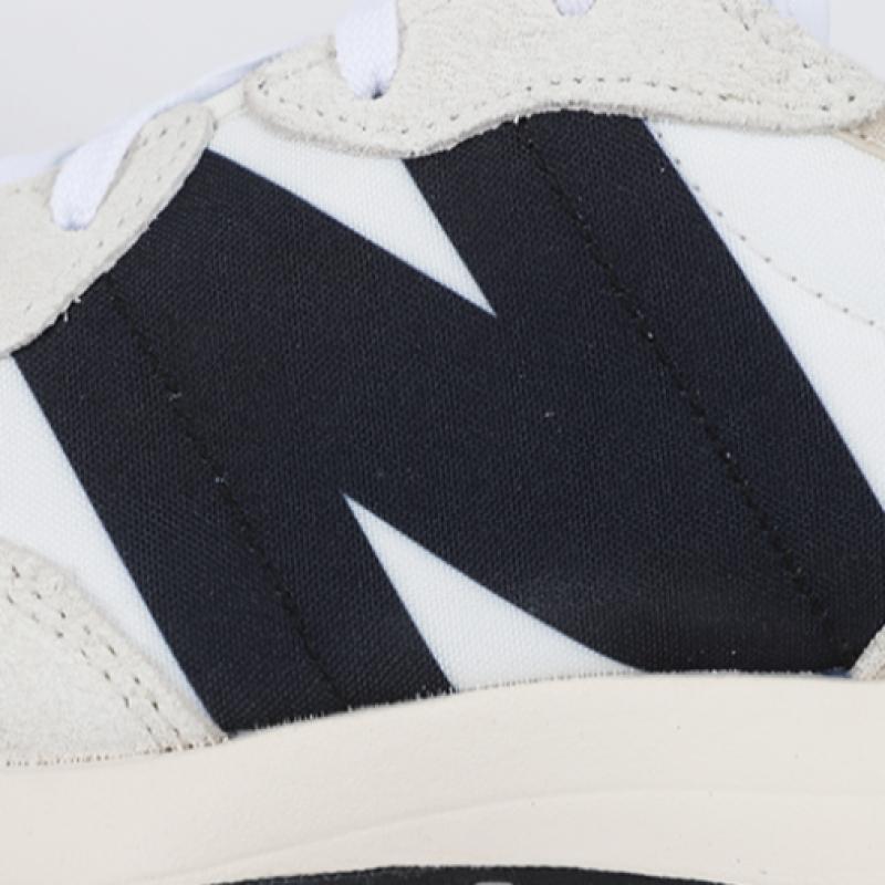 New Balance 327 Birch Black