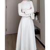 Autumn/Winter 2024 Women's French Hepburn Style Black Knit Dress - Mid-Length, Small Waist Trend