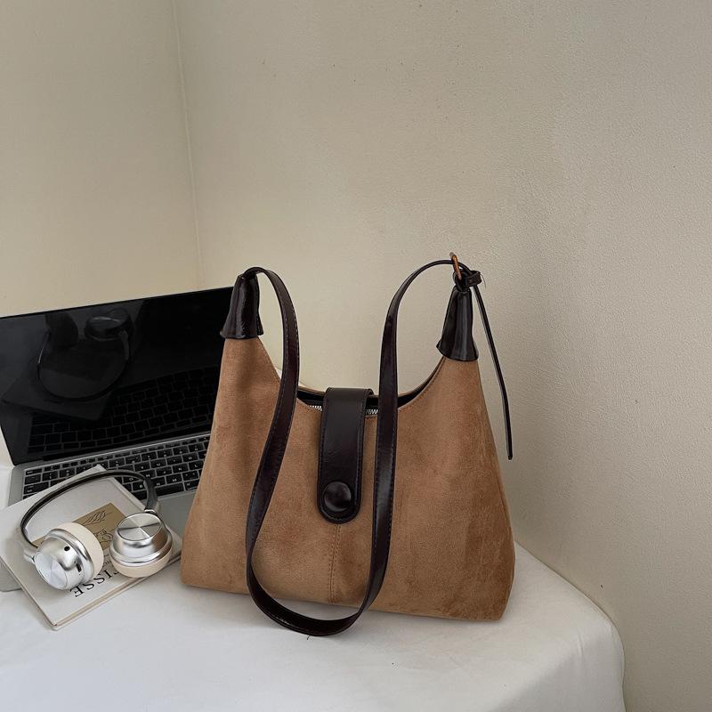 Today's popular fashion retro commuter bag women's autumn new simple messenger bag tote bag women