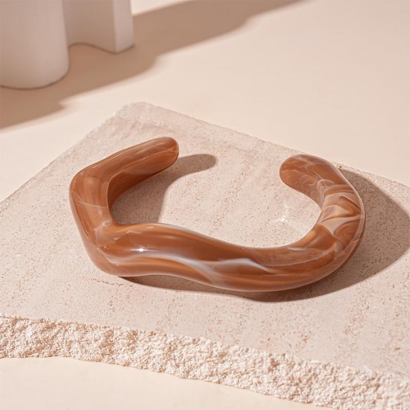 Fashion Unique Irregular Acrylic Cuff Bracelets For Women Simple Texture Multicolor Geometric Open Bangle Female Jewelry