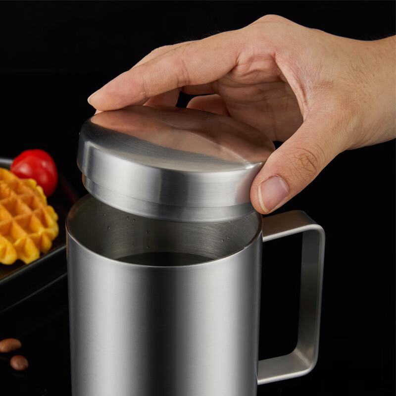 Stainless Steel Double-Wall Insulated Mug with Lid