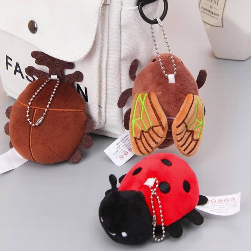 Entzückender Plüsch-Insekten-Schlüsselanhänger-Puppensammlung mit realistischen Gottesanbeter- und Bienenmotiven