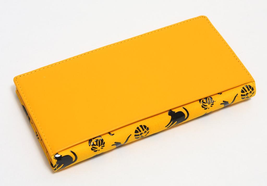 Hasegawa Deerskin Inden Long Wallet with Bill Compartment, Unisex (Yellow Cat Design)