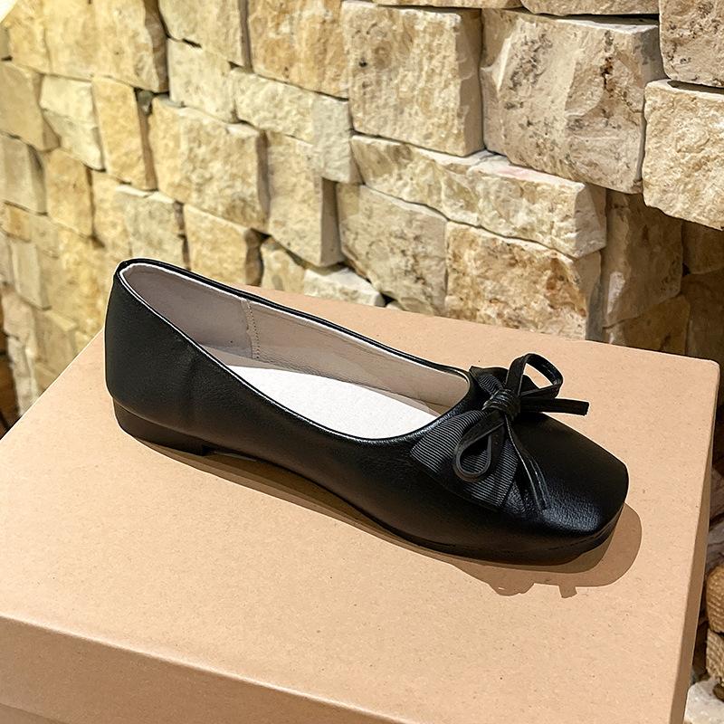 Korean Version of Square Head Flat Bottom Foreign Trade Large Size Doudou Shoes 2024 New Versatile Fashion Sweet Bow Versatile Single Shoes