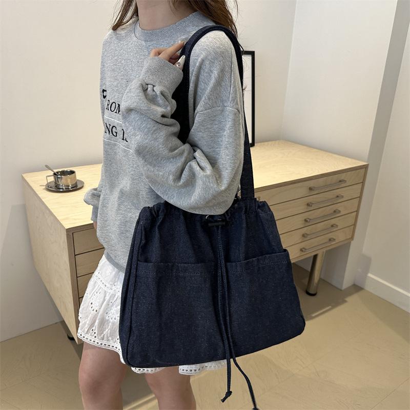 Casual Big Bag for Women New Fashionable and Fashionable Shoulder Bag Large Capacity Tote Bag for Class Commuting Canvas Bag