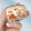Cutie Portabilă pentru Pastile cu 2 Compartimente, Mini Cutie Metalică Organizatoare pentru Medicamente, Recipient Drăguț cu Imprimeu pentru Vitamine, Pastile, Bijuterii, Călătorii, Utilizare Zilnică