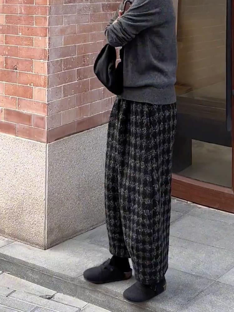 Korean Style Plaid Wide-Leg Wool Pants - Casual, Versatile, and Trendy for Autumn/Winter.