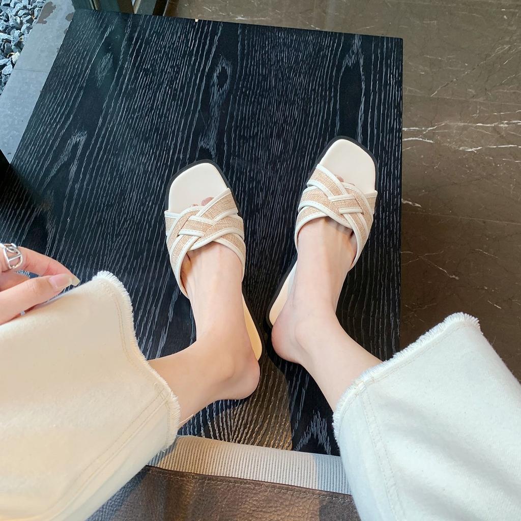 In Production~ Grape Mother Has the Same Casual Square Head Color Matching Cross Straw Flat-bottomed Slippers for Women's New Summer Outer Wear