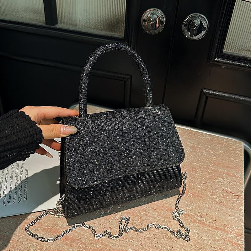 

2025 новая мода маленькая квадратная сумка цепочка универсальная сумочка модная сумка через плечо сумка простая сумка-мессенджер чёрный