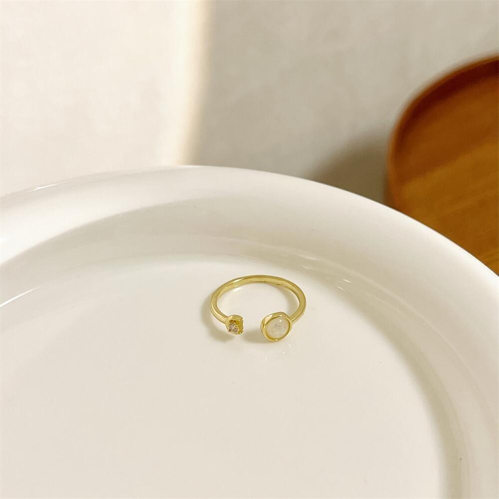 Шикарное геометрическое медное кольцо с ослепительными цирконами и опалами StyleB