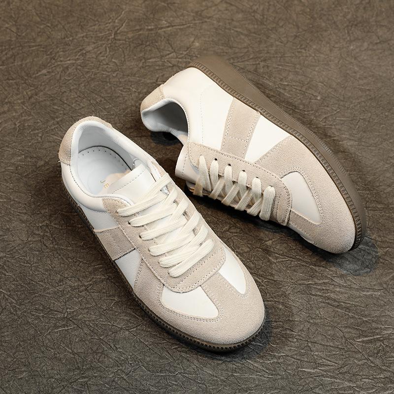 

Первый слой коровьей кожи немецкие тренировочные туфли для женской весны 2025 года новая кожа ретро на плоской подошве повседневные подошвы из воловьей кожи одинарная обувь для жен 40