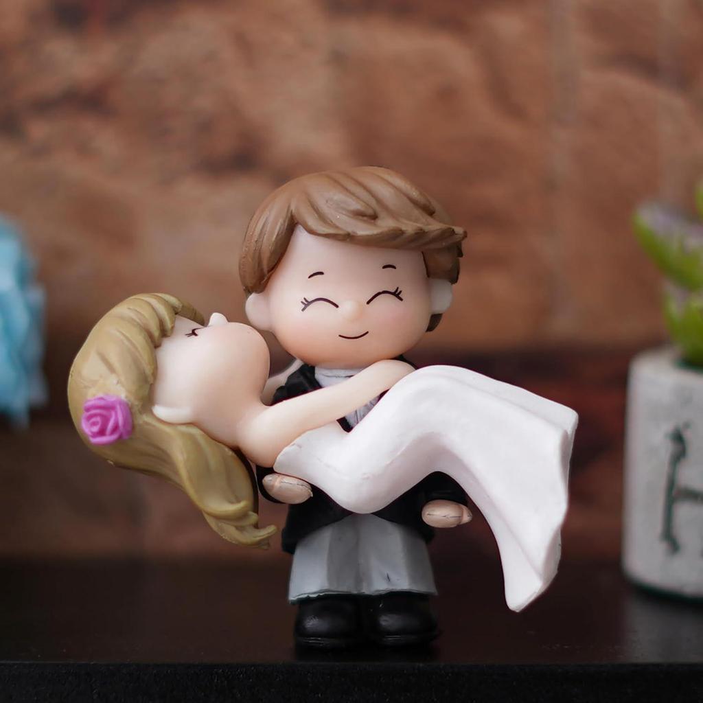 Resin Handcrafted Bride Kissing Groom Romantic Couple Statue Decorative Showpiece-Valentine Gift