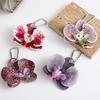 Nádherná klíčenka s orchidejí Phalaenopsis Kreativní přívěsek se simulovanou květinou Dekorace na batoh Dárky