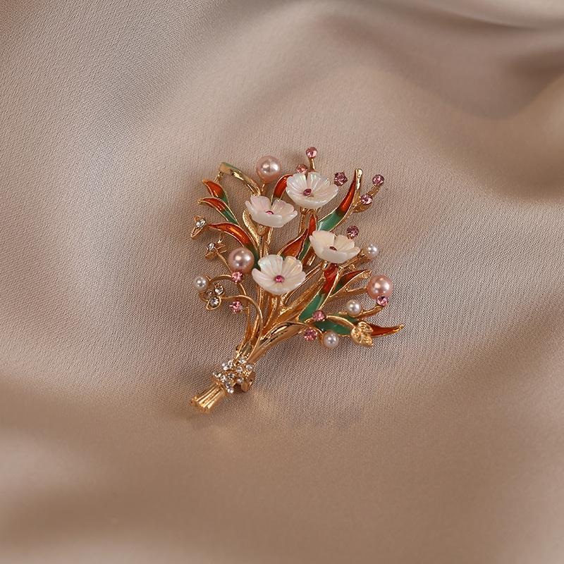 New Bouquet Pearl Brooch Design Sense High-end Corsage Coat Elegant High-end Pin Wholesale