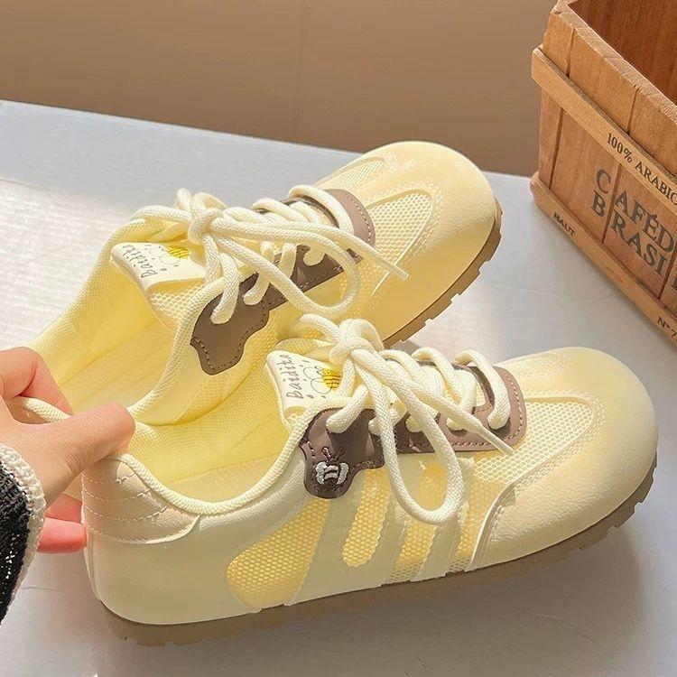 Mesh-Trainingsschuhe für Damen, Sommer, neue flache Sohle, atmungsaktive, milchgelbe Boardschuhe, vielseitige Freizeitschuhe für Damen