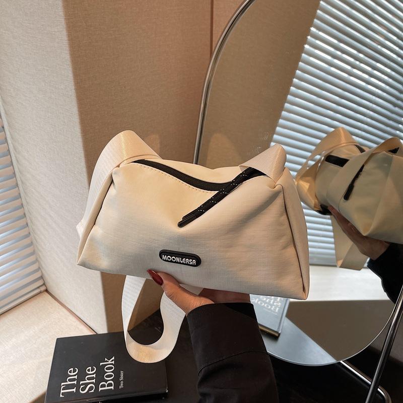 Versatile Wide Shoulder Strap Messenger Bag Women's 2025 New Shoulder Pillow Bag Large Capacity Fashion Canvas Bag