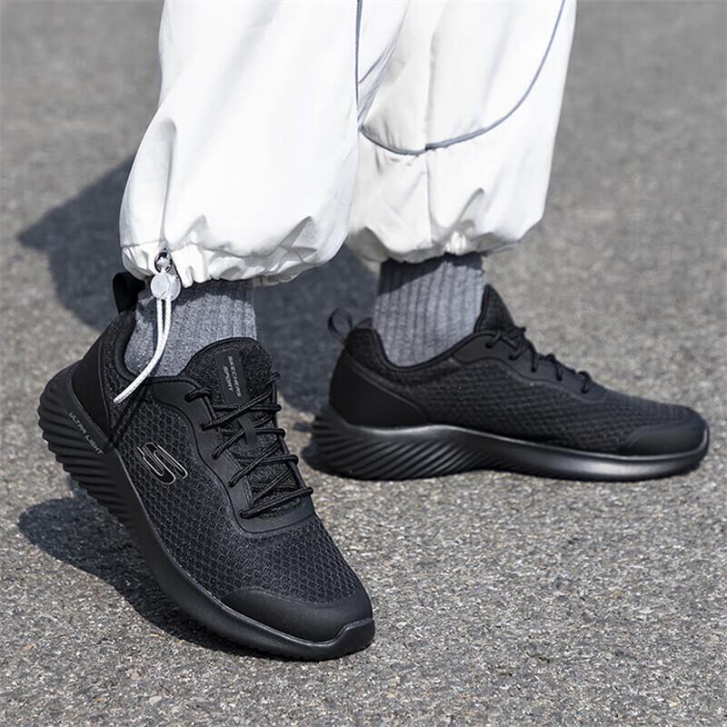 

Skechers Men s Running Shoes 232005-BBK 7.5