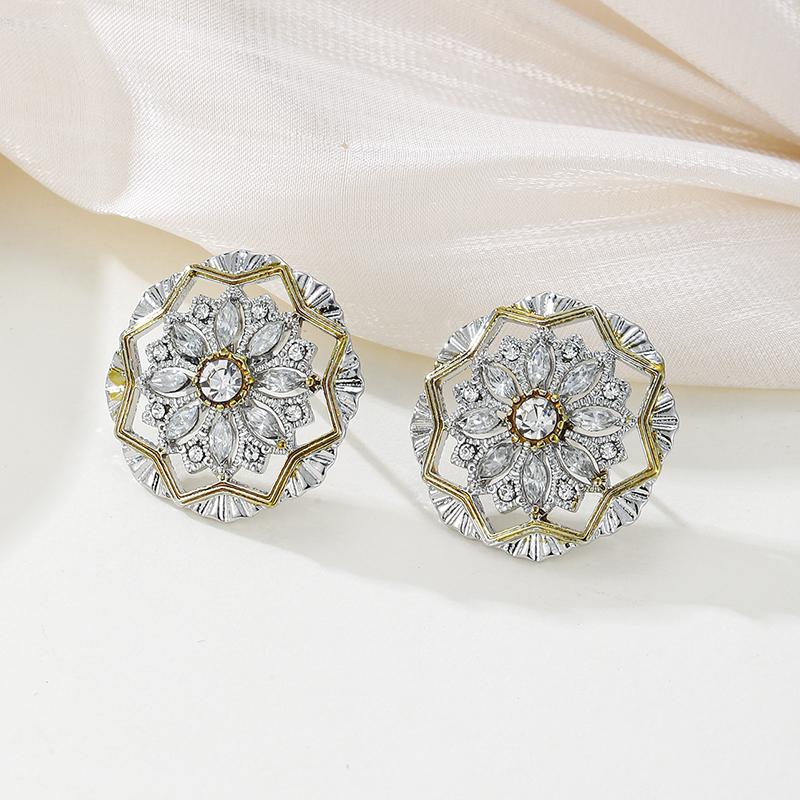

Retro Copper and Gold Color Patterned Hollow Geometric Earrings, Women s Personalized and Creative Holiday Zircon Gifts