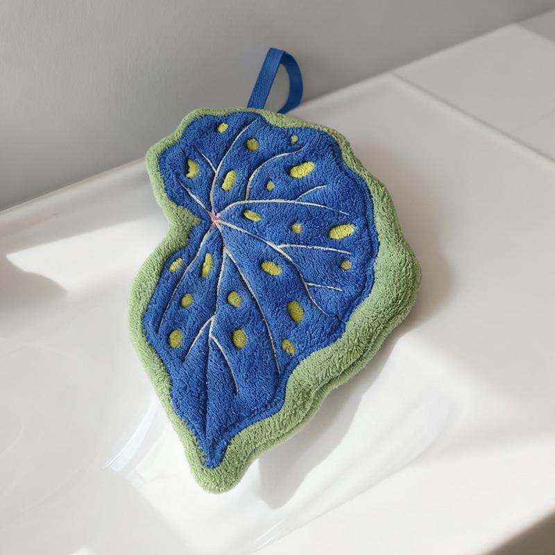 Leaf-Shaped Coral Fleece Hanging Hand Towel for Kitchen & Bathroom Cleaning