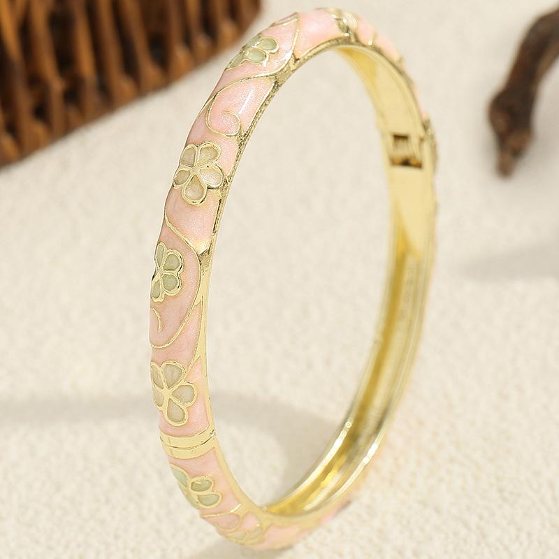 

Retro Floral Enamel Open Bangle, Light Luxury Vintage Garden Cloisonne Bracelet розовый