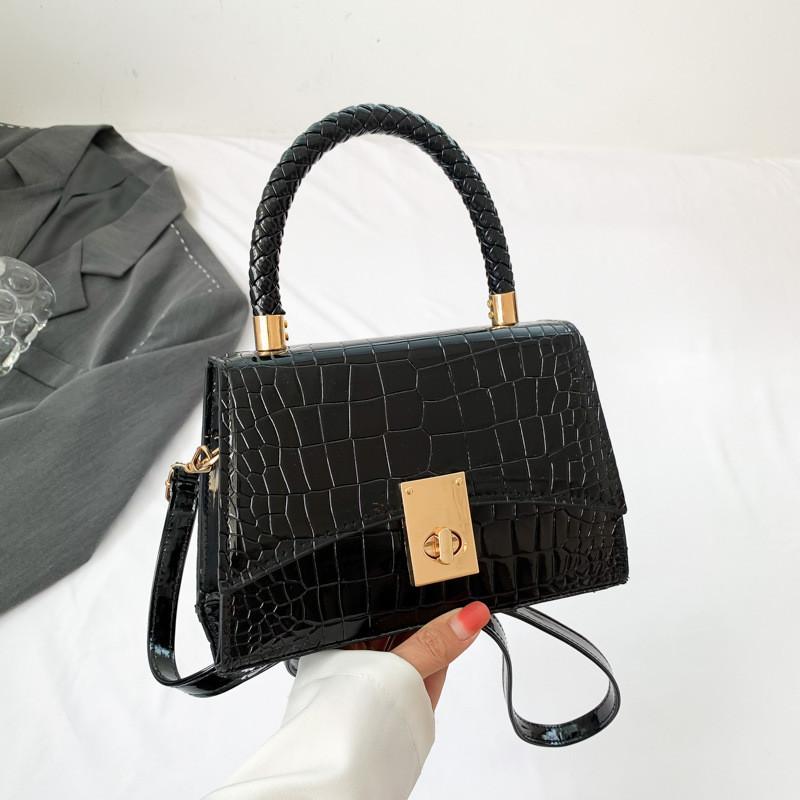 Fashionable And Minimalist Crossbody Bag For Women In Stylish Colors And Soft Pu Material