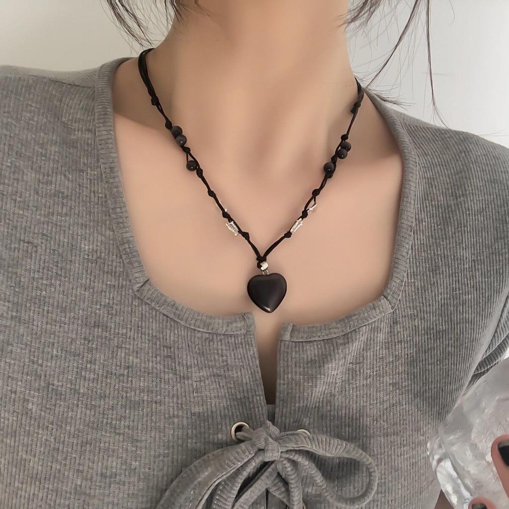 Niche design kralen liefdesketting, donkere vlinder, zoete, koele wind, lichte luxe verstelbare sleutelbeenketting