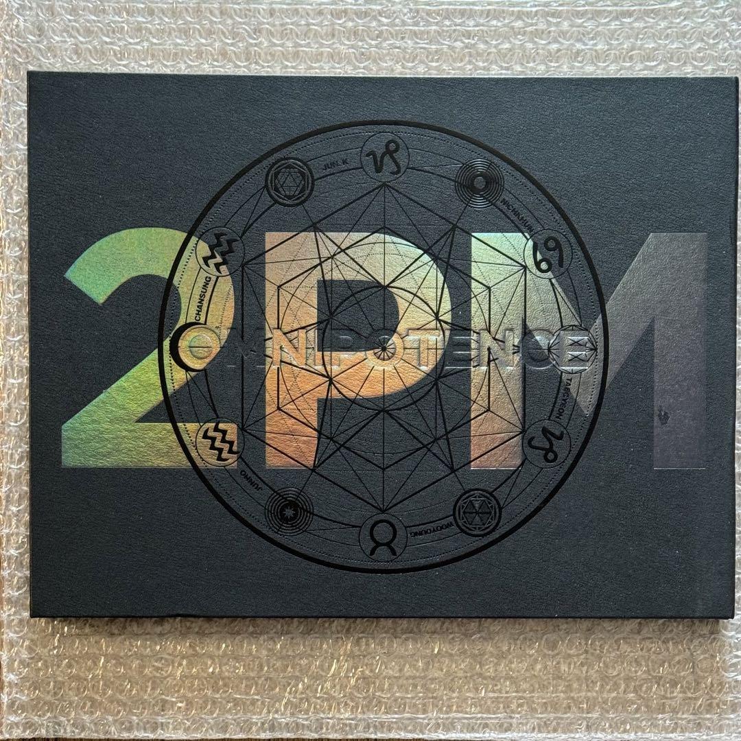 

[Б/В] ФОТОКНИГА 2PM ВСЕМОГУТНІСТЬ Taecyeon Junho