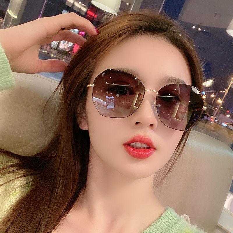 Women's sunglasses with a high-end feel, popular online, Korean style, large frame polarized sun glasses for sun protection