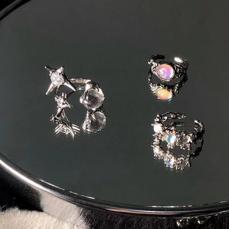 Mangxing Diamond Moonlight Cat's Eye Ring: Women's Unique, Fashionable, Irregular Design Accessory.