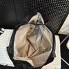 The new handbag is trending, featuring a trendy outing, tote, large capacity, simple single-shoulder travel bag, and a fashionable handbag